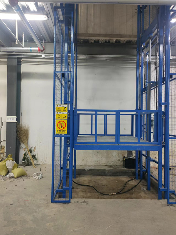 導(dǎo)軌式升降平臺