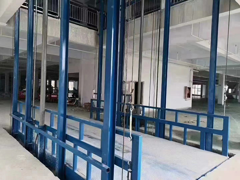 導(dǎo)軌式升降平臺